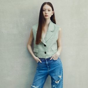 NWT Short Zara Vest